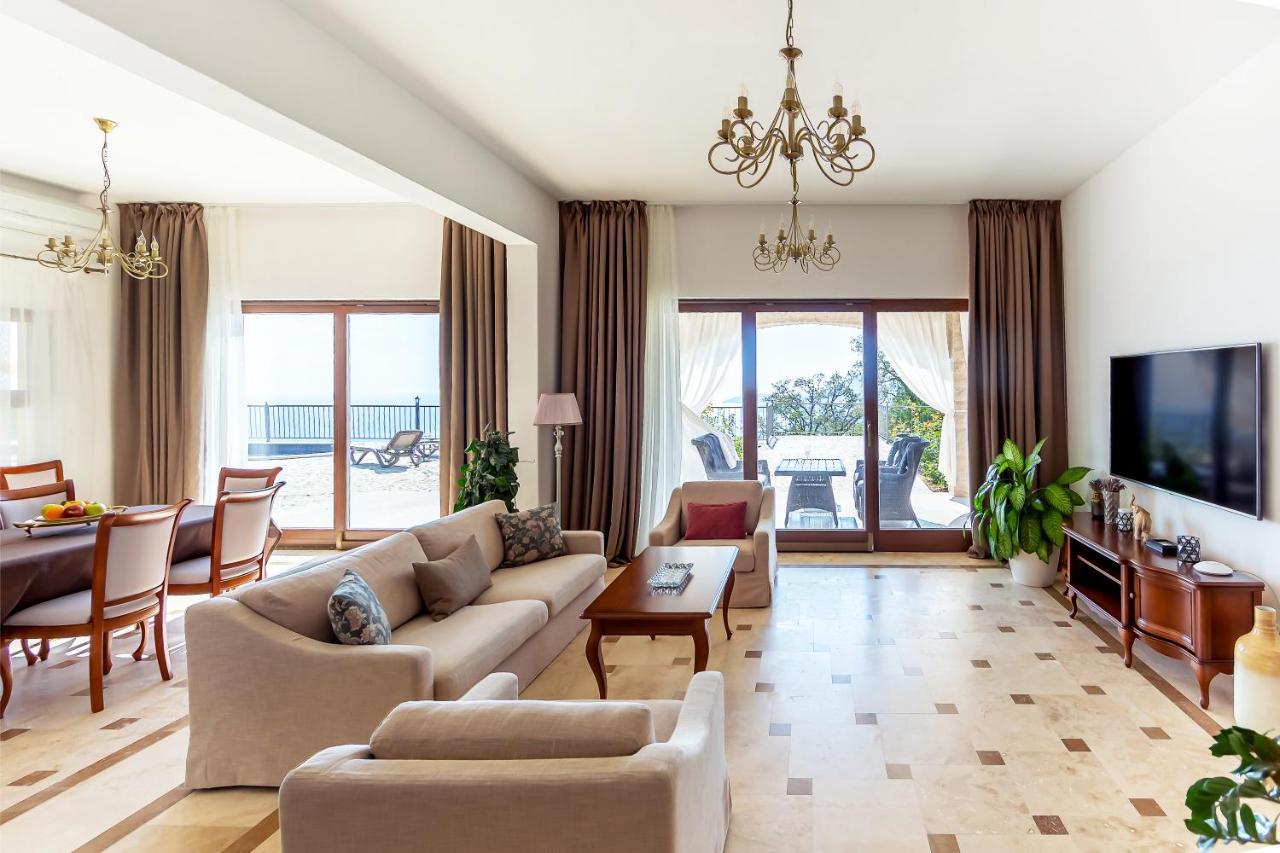 Oak Leaf Residences Будва Екстериор снимка